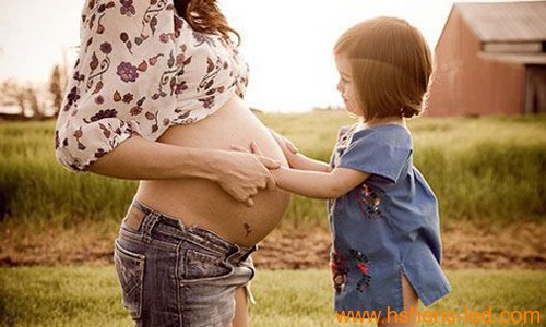 全面放开“二胎”政策 LED显示屏伴新生儿成长